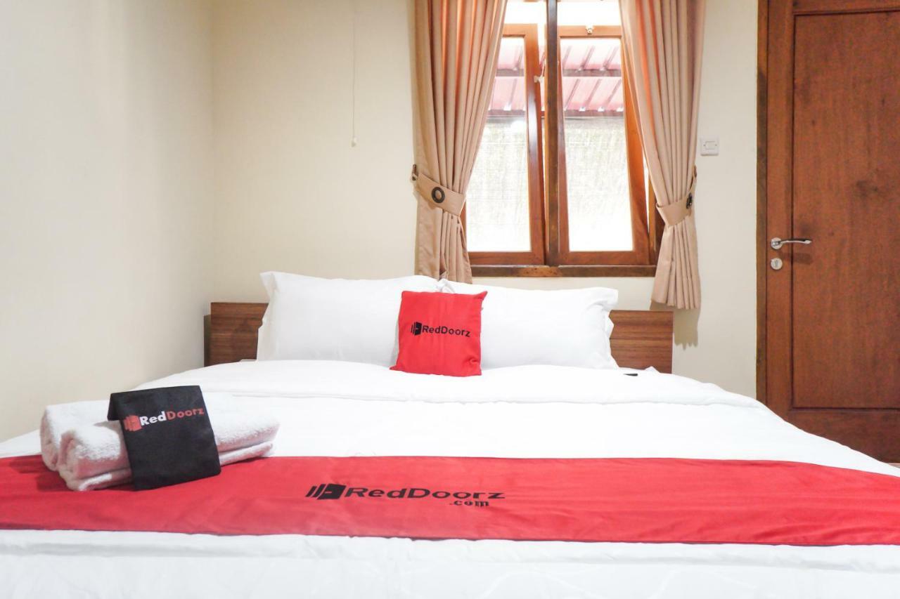 Reddoorz Syariah Near Exit Tol Malang Hotel Exterior photo