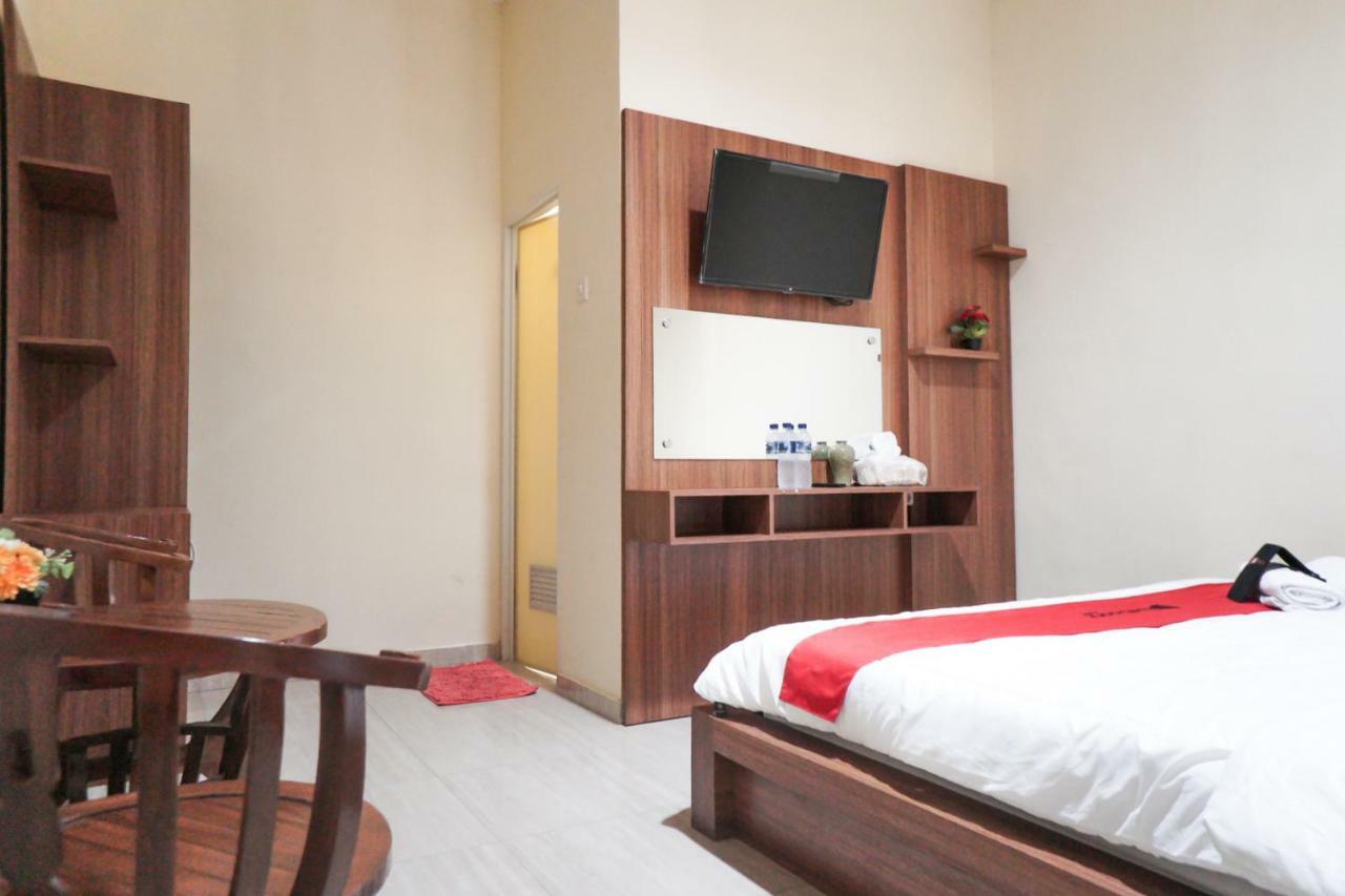 Reddoorz Syariah Near Exit Tol Malang Hotel Exterior photo