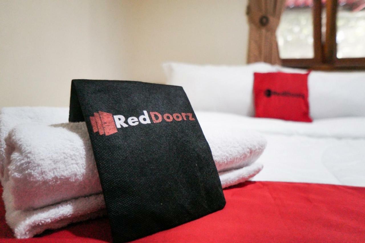 Reddoorz Syariah Near Exit Tol Malang Hotel Exterior photo